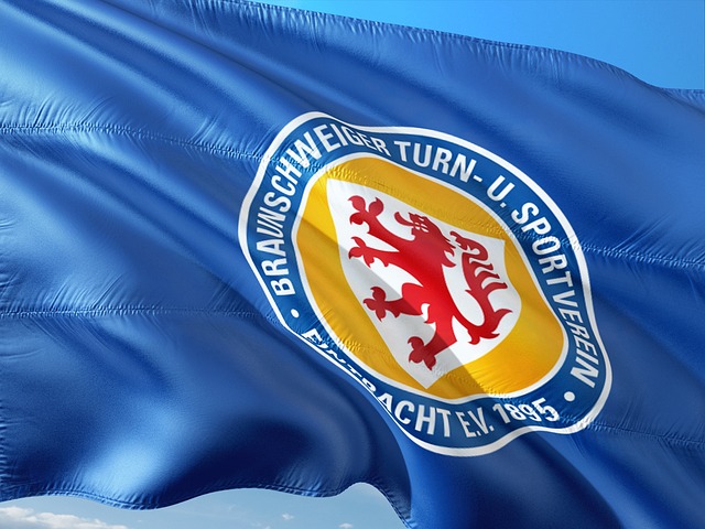 已經